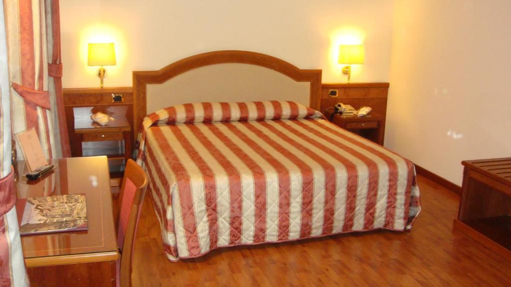 Albergo Corona Domodossola Habitación foto