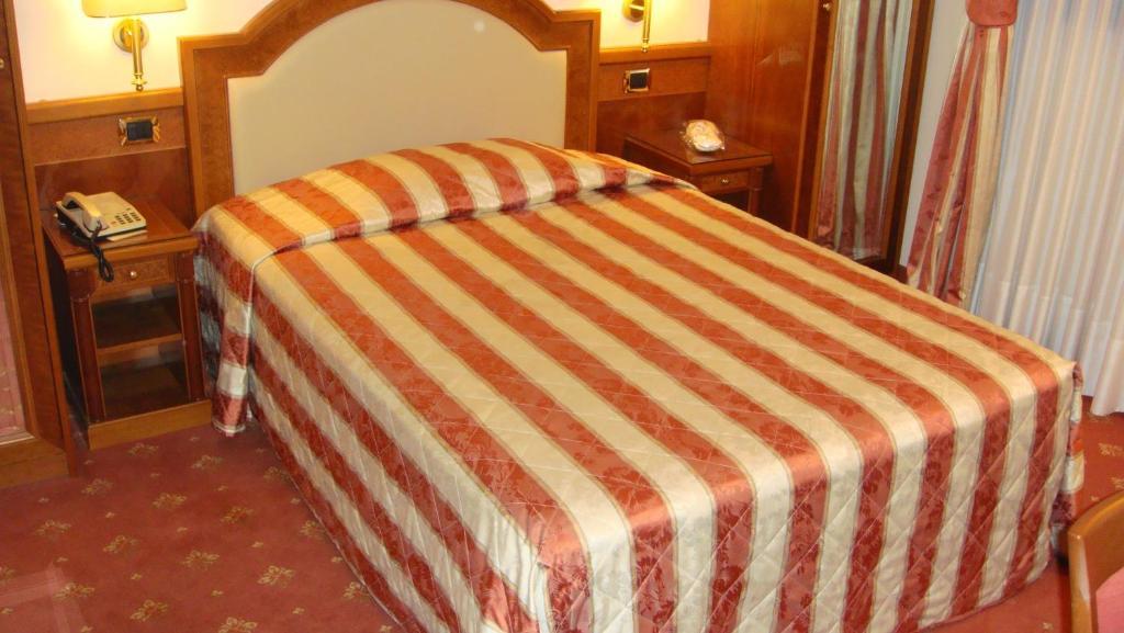 Albergo Corona Domodossola Habitación foto